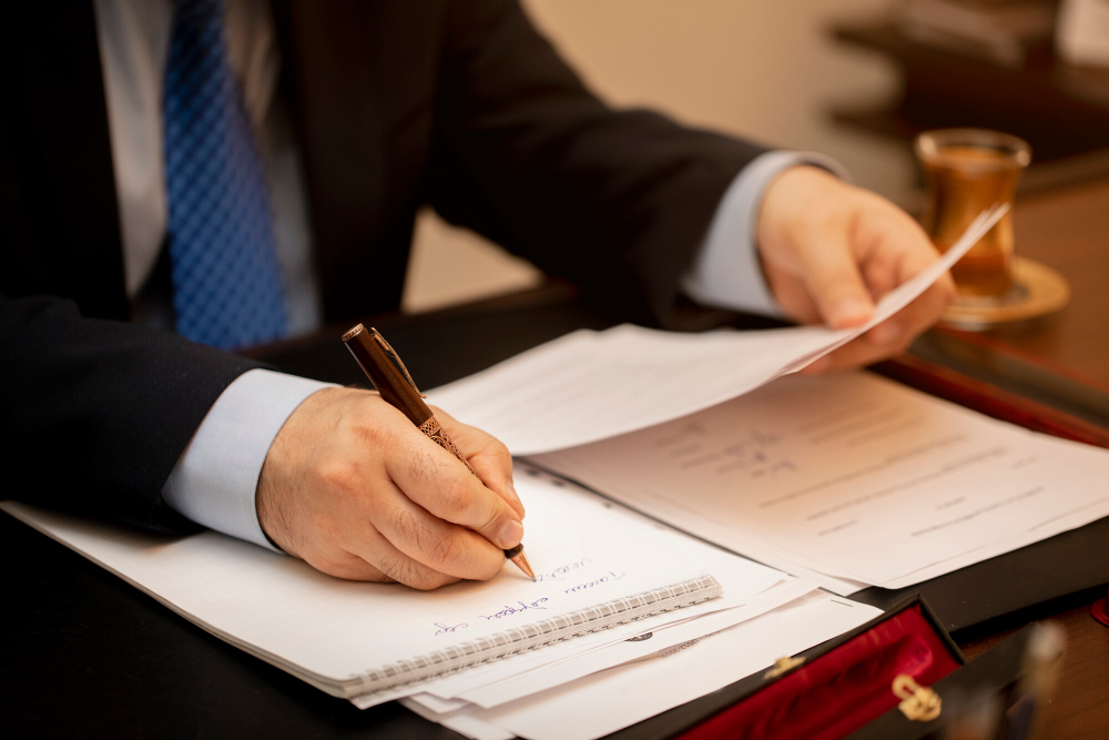 Choisir entre micro-entreprise et SASU : Quel statut pour votre projet ?